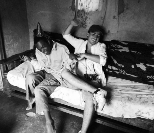 Neorealismo in Tanzania: la storia di Amos e Zawadi nel docufilm di Yari Saccotelli