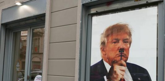 Adolf Twitter dal parrucchiere: il progetto di Andrea Villa