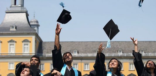 Italia: lauree senza futuro e nuovi scenari. Un’analisi