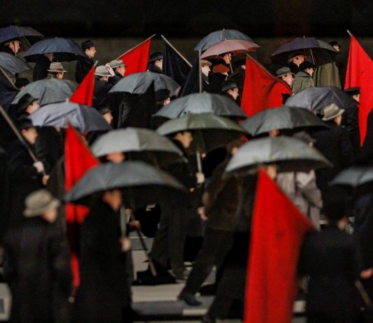 Da CAMERA, un percorso nell’eclettica ricerca di Paolo Ventura Paolo Ventura, Carousel, CAMERA - Centro Italiano per la Fotografia, 2020. Veduta della mostra, ph. Marco Bellone