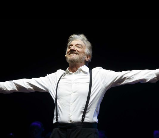 Addio a Gigi Proietti, icona del teatro italiano: se ne va nel giorno dei suoi 80 anni Gigi Proietti