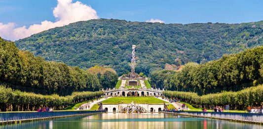 Alla Reggia di Caserta è Wooden Renaissance e gli alberi diventano opere