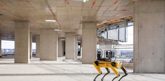 C’è un robot Boston Dynamics nel cantiere edile di Foster + Partners