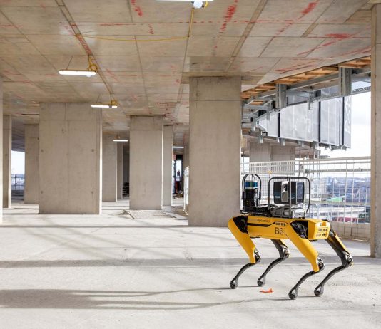 C’è un robot Boston Dynamics nel cantiere edile di Foster + Partners