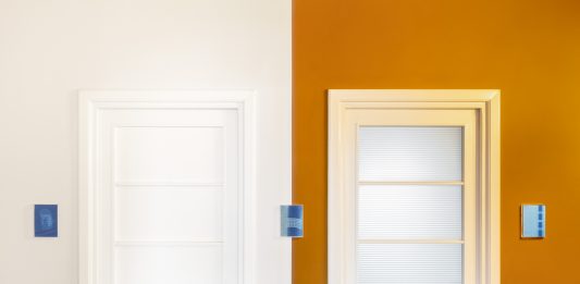 Il gioiello tra ornamento e scultura nella collettiva da Martina Simeti