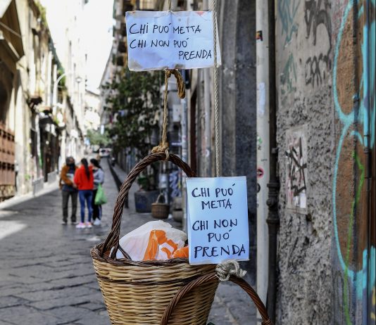 I Panieri della Solidarietà, dai vicoli di Napoli alla mostra online