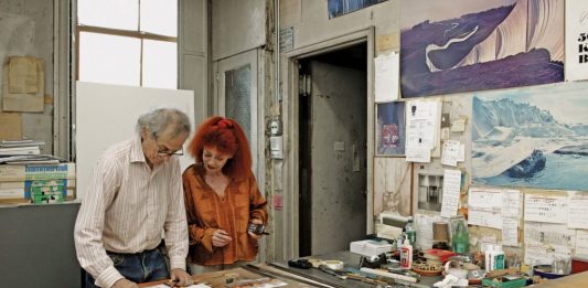 All’asta la collezione di Christo e Jeanne-Claude Christo e Jeanne-Claude nel loro studio di New York. Photo Wolfgang Volz. © The Estate of Christo V. Javacheff. Asta Sotheby's
