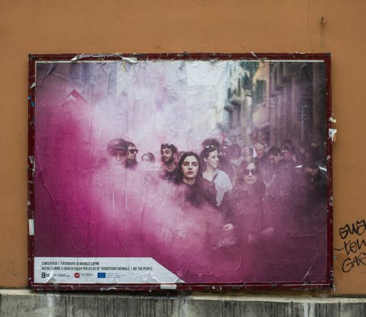 Concertata: corpi, lotte e alleanze nel nuovo intervento di CHEAP Gli scatti di Michele Lapini trovano spazio per le strade di Bologna grazie a Cheap (Courtesy: Cheap - Ph: Michele Lapini).