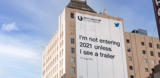 La nuova campagna Twitter dice addio al 2020