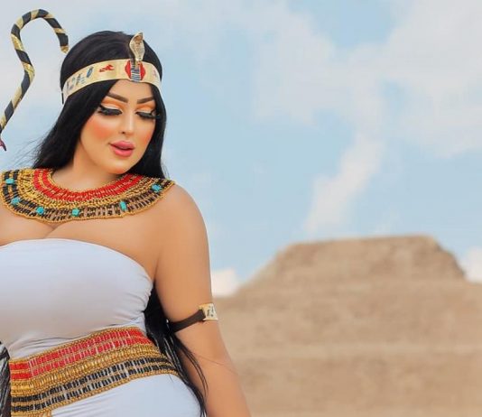 Shooting proibito nell’antica necropoli: modella arrestata in Egitto