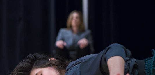 The Momentary Now: la scuola di Marcella Vanzo si fa in tre Ph. Erika Belfiore. reenactment di Roll, Dan Graham