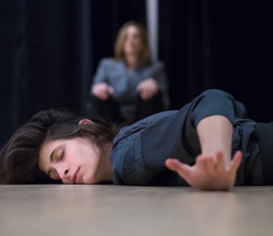 The Momentary Now: la scuola di Marcella Vanzo si fa in tre Ph. Erika Belfiore. reenactment di Roll, Dan Graham