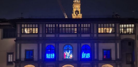 Il presepe luminoso e sanremese di Marco Lodola arriva agli Uffizi