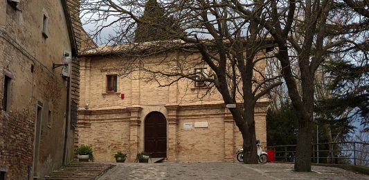 Sesso durante la DAD: docente dell’Accademia di Urbino si dimette