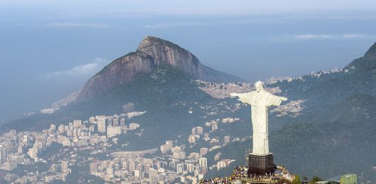 Lavori di restauro per il Cristo di Rio de Janeiro, che compie 90 anni