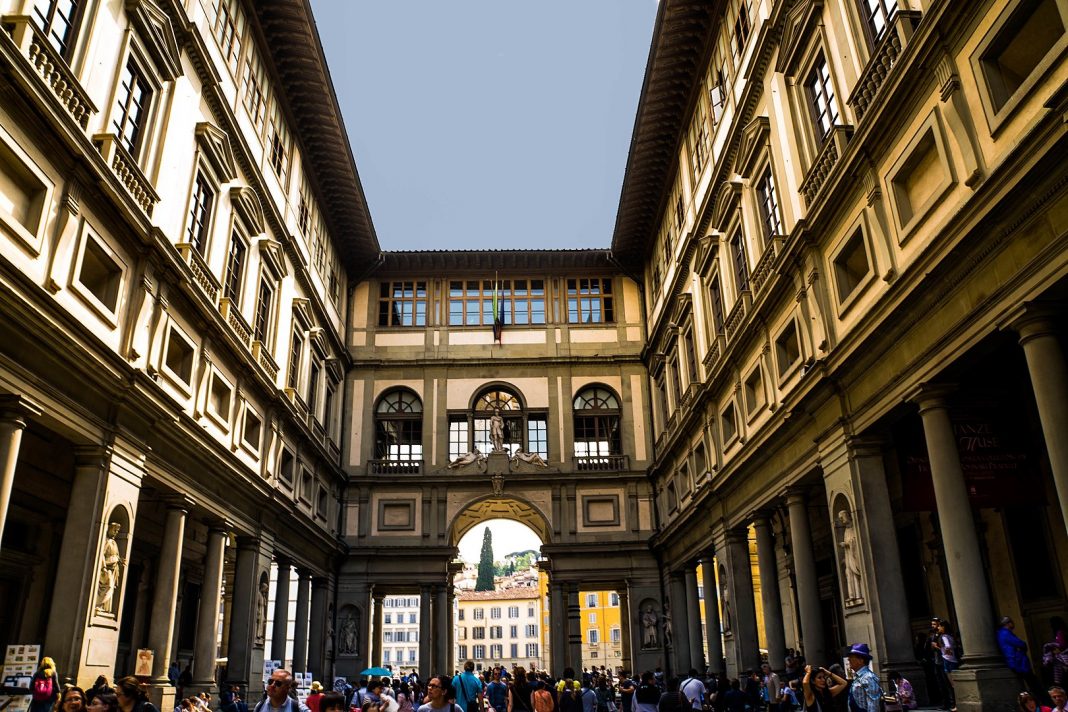 1620px-Florence,_Italy_Uffizi_Museum_-_panoramio_(5)