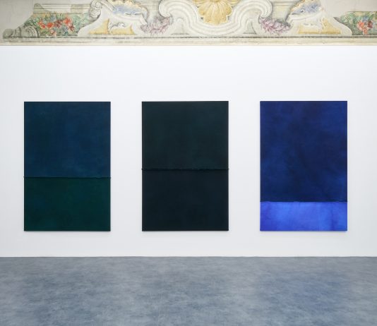 ‘Electro Glide in Blue’: Hermann Bergamelli alla A+B Gallery, Brescia