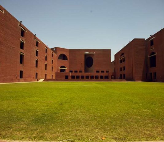 In India, la demolizione dell’IIMA di Louis Kahn apre una questione architettonica