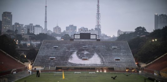 Jr arriva a Sao Paulo e trasforma il complesso sportivo Pacaembù