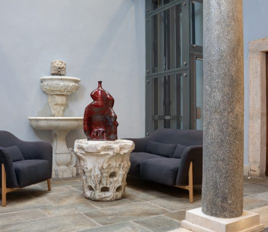 Tra archetipo e astrazione: la “Pietra plasmata” di Riccardo Monachesi a Roma