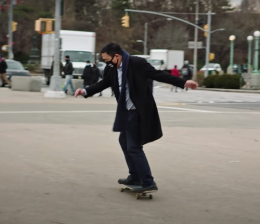 exibart.artworld: il giro del mondo dell’arte in sei notizie Tra le notizie del mondo dell'arte di questa settimana, l'iniziativa di Andrew Yang che ha a che fare con progetti culturali, a partire da TikTok. Qui uno screenshot della sua campagna. Leggere per credere (Fonte: Artnet).