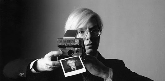 Alla Galerie Italienne, una mostra online sulle fotografie di Andy Warhol