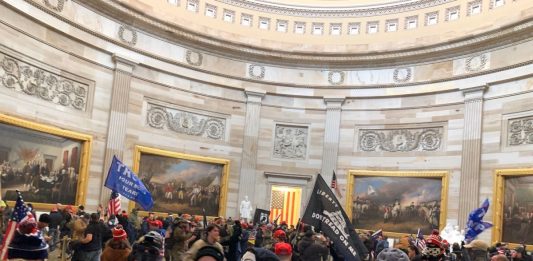 exibart.artworld: il giro del mondo dell’arte in sei notizie Tra le notizie del mondo dell'arte di questa settimana, la reazione dei musei americani ai fatti di Capitol Hill (fot. Bucky Turco/ fonte: Hyperallergic).