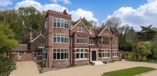 La villa vittoriana di Cate Blanchett si trasforma in galleria d’arte