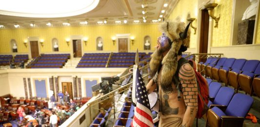 Tutti i meme del Congresso: storia dell’assalto, raccontata dall’internet