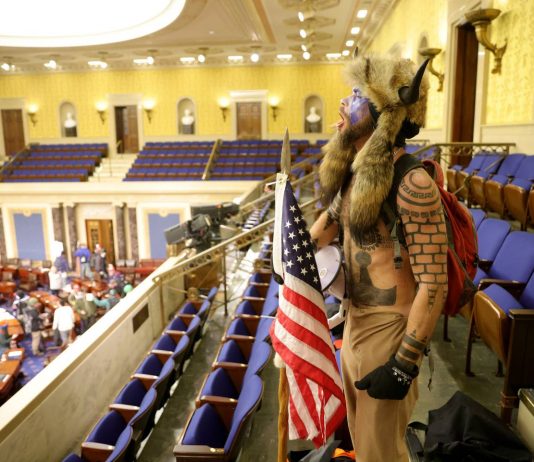 Tutti i meme del Congresso: storia dell’assalto, raccontata dall’internet