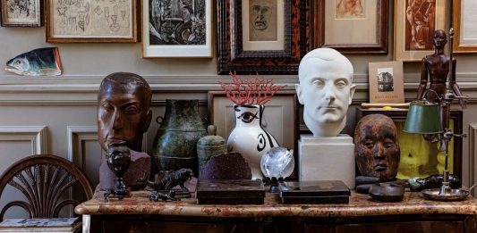 Da Sotheby’s la collezione «indispensabile e inutile» di Pierre Le-Tan Pierre Le-Tan Sotheby's