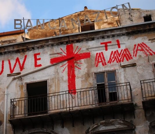 Uwe Ti Ama: la scritta rossa della Vucciria a rischio cancellatura