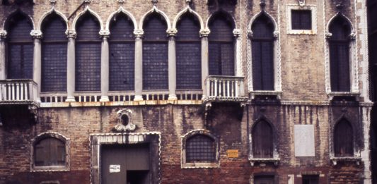 xbooks #13 Pavone e rampicante: vita e arte di Mariano Fortuny e William Morris