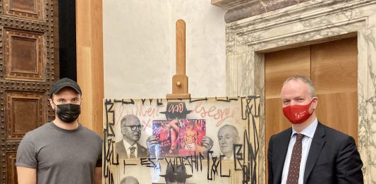 La street art di Endless entra agli Uffizi, insieme a Gilbert & George