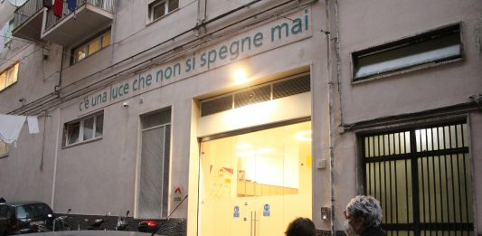 Tra presenza e trascendenza, nel cuore di Napoli. Al via la residenza di Anna Witt