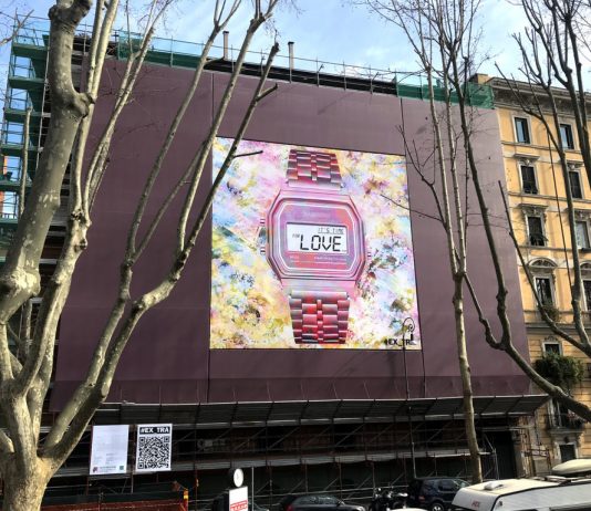 #EX_TRA: sui ponteggi di Roma, l’arte è in grande formato. E dà il buon esempio Alessia Babrow per #EX_TRA