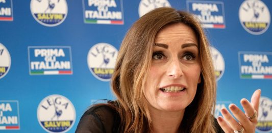 Lucia Borgonzoni sottosegretaria alla Cultura: legge poco ma sa disegnare Lucia Borgonzoni cultura