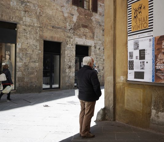 A Siena, i manifesti artistici di MODO invitano alla lentezza modo siena