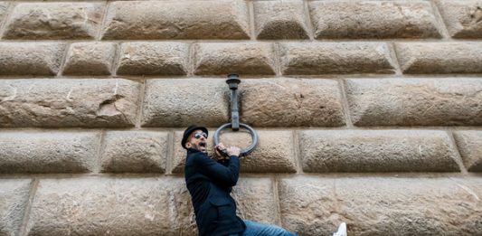 Jr a Palazzo Strozzi, con una nuova installazione site specific