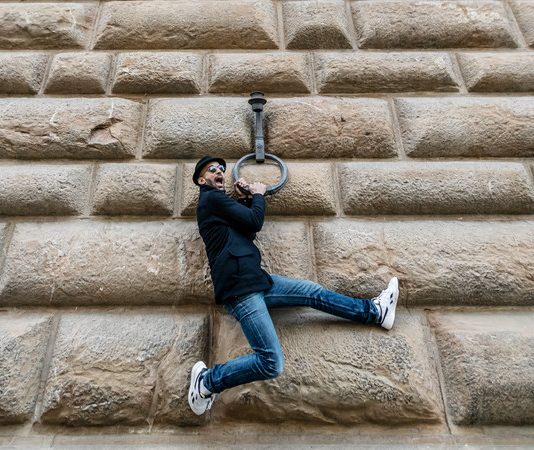 Jr a Palazzo Strozzi, con una nuova installazione site specific