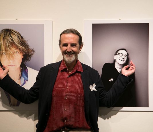 Addio a Giovanni Gastel: se ne va un’icona della fotografia di moda