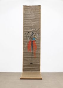 Farfalla con serpente, 2000 Tecnica mista su carta catramata; 568 x 101 cm; foto: Giorgio Benni. Courtesy l’artista e Monitor Roma, Lisbona, Pereto