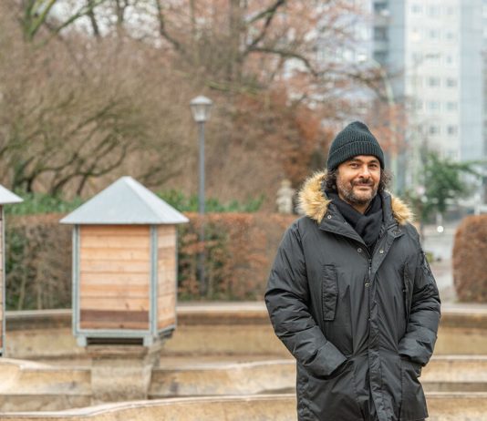 La Biennale di Berlino 2022 riparte dal curatore: sarà l’artista Kader Attia Kader Attia Biennale di Berlino