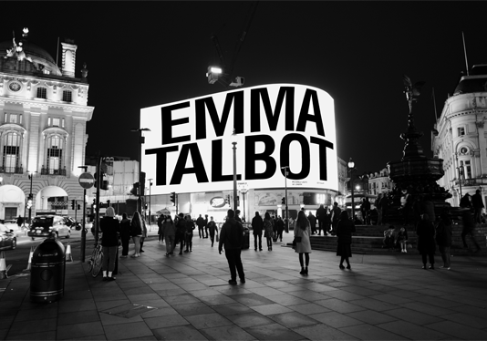 Quattro visioni di Emma Talbot sugli schermi di Piccadilly Circus