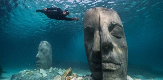 Al largo di Cannes, nasce il più grande ecomuseo sottomarino europeo Le sculture monumentali sottomarine di Jason deCaires Taylor