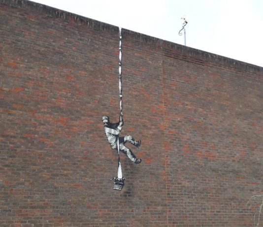 Il detenuto in fuga dal carcere di Reading è di Banksy: il video Banksy carcere di Reading