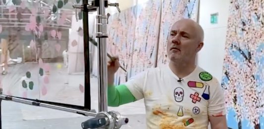 Damien Hirst vende migliaia di opere NFT su una nuova blockchain green damien hirst nft