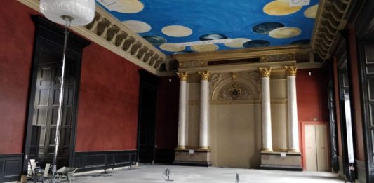 La Cy Twombly Foundation fa causa al Louvre: continua la disputa sulla Sala dei Bronzi cy twombly foundation louvre