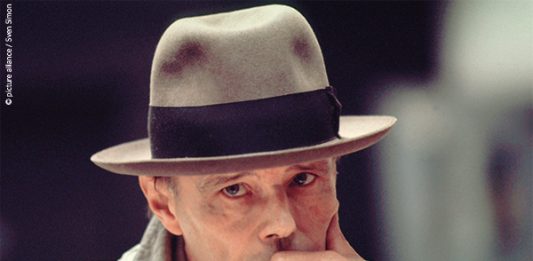 “Sguardi incrociati su 100 anni di Joseph Beuys”. L’Ambasciata della Repubblica Federale di Germania in collaborazione con l’Accademia Tedesca Villa Massimo