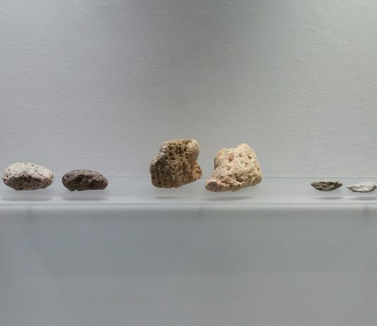 L’archeologia della materia di Caterina Morigi, nelle vetrine di NEUTRO Caterina Morigi Neutro